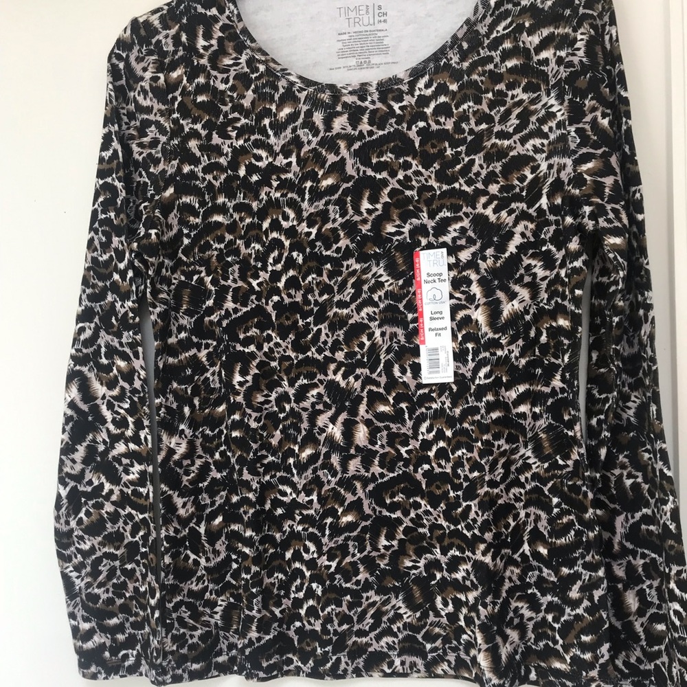 NWT Long sleeve Scoop Neck Tee. Animal Print.